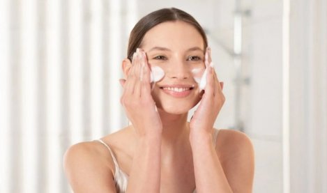 các bước skincare buổi sáng